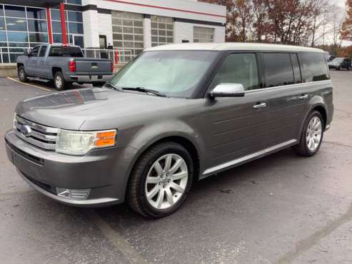 2009 Ford Flex Limited! AWD! Loaded! Third Row! Nice! - cars &... for sale in Ortonville, OH