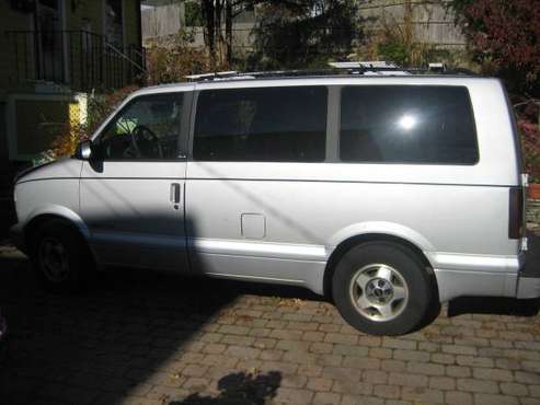 1996 GMC Safari passenger van - cars & trucks - by owner - vehicle... for sale in Marblehead, MA