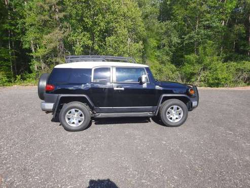 2010 Toyota FJ Cruiser with ONLY 120, 267 Miles-Greensboro - cars & for sale in Denver, NC