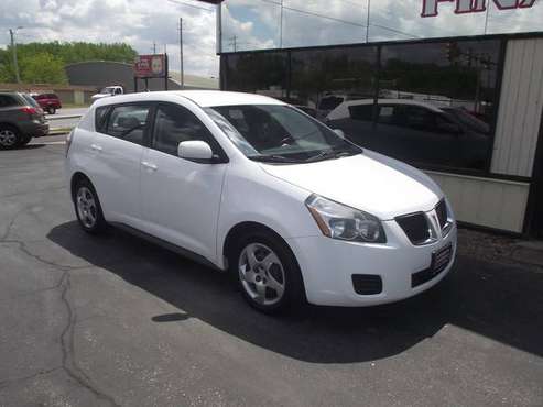 2010 Pontiac Vibe Auto New Tires Great Shape (Toyota Matrix) - cars for sale in Des Moines, IA