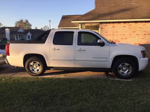 2007 Chevy Avalanche LT - cars & trucks - by owner - vehicle... for sale in Diberville, MS