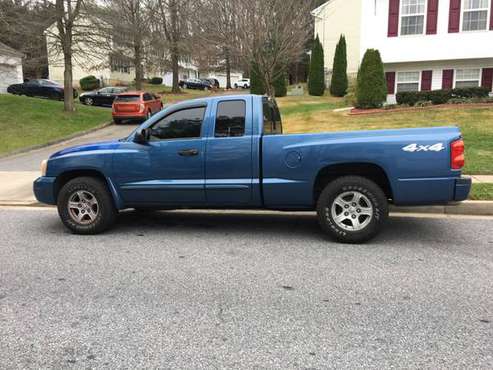 2006 Dodge Dakota SLT 4x4 - cars & trucks - by owner - vehicle... for sale in Owings Mills, MD