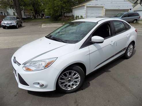 2012 Ford Focus SE ( 8512) - - by dealer - vehicle for sale in Minneapolis, MN