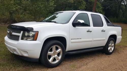CLEAN 2008 CHEVY AVALANCHE LTZ--LEATHER--MOONROOF for sale in Canton, TX