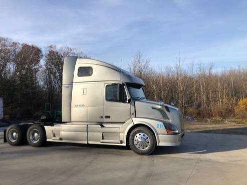 2009 Volvo vnl 670 - cars & trucks - by owner - vehicle automotive... for sale in Westfield, MA