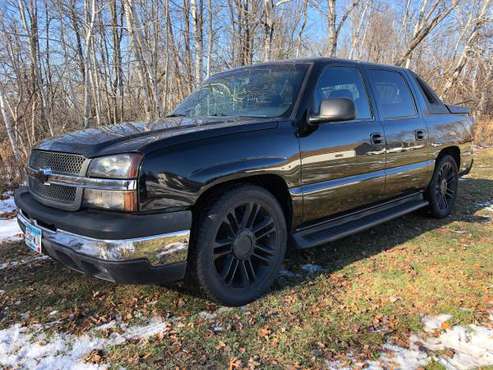 2004 Chevy Avalanche 1500 2wd * LOWERED * RUST FREE - cars & trucks... for sale in Cedar, MN