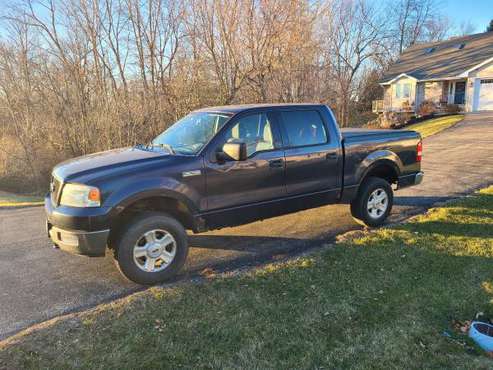 2004 Ford F150 XLT 5.4L 4WD - cars & trucks - by owner - vehicle... for sale in Appleton, WI