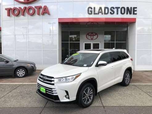 2018 Toyota Highlander XLE CALL/TEXT - cars & trucks - by dealer -... for sale in Gladstone, OR