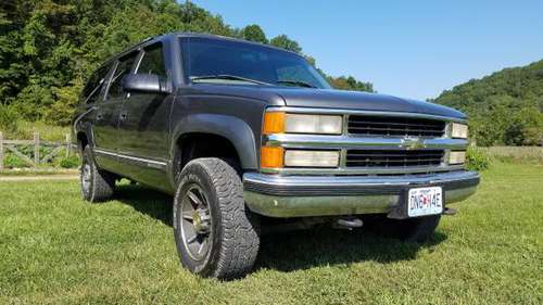 RUST FREE 1999 Chevrolet K2500 HD Suburban for sale in Eminence, IL
