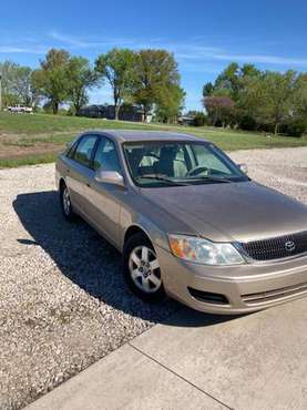 2002 Toyota Avalon XL - Bench seat for sale in Topeka, KS