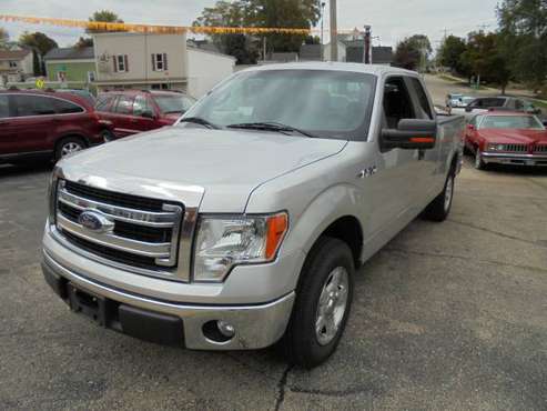 2013 Ford F150 XLT 2 WD PICKUP VERY NICE for sale in Burlington, WI