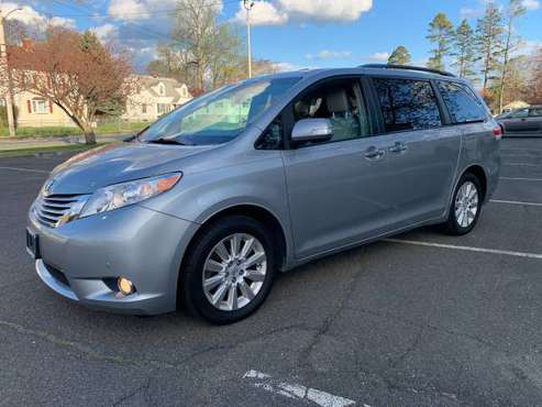 2014 TOYOTA SIENNA Limited AWD! for sale in Trumbull, CT