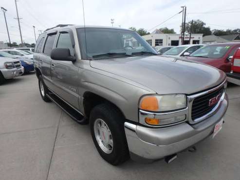 2002 GMC Yukon SLE Silver for sale in Des Moines, IA