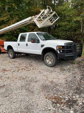 2008 Ford F250 XL crewcab 4x4 5.4L v8 for sale in Hubbard, OH