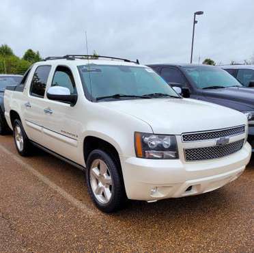08 Chevy Avalanche "Runs n Drives" - cars & trucks - by owner -... for sale in Memphis, TN