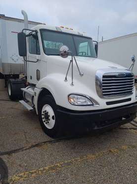 Freightliner Columbia - cars & trucks - by owner - vehicle... for sale in Mason, MI