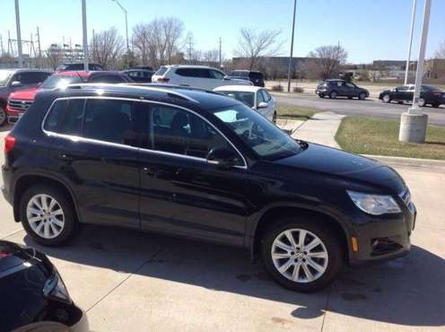 09 Volkswagen Tiguan AWD! - - by dealer - vehicle for sale in Lincoln, NE
