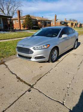 2014 FORD FUSION SE - cars & trucks - by owner - vehicle automotive... for sale in Dearborn Heights, MI