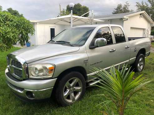 dodge ram 1500 hemi 5.7L - cars & trucks - by dealer - vehicle... for sale in Hialeah, FL