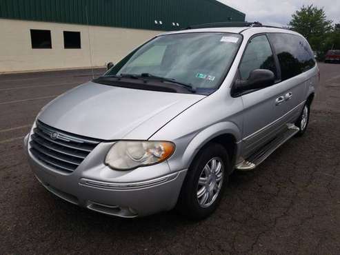 2005 CHRYSLER TOWN COUNTRY 1 OWNER CLEAN CARFAX PA INSPECTION GOOD... for sale in Allentown, PA