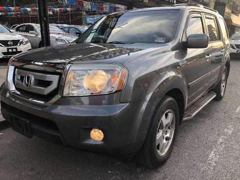 2011 Honda Pilot EX-L 4WD 5-Spd AT with Navigation - EVERYONES... for sale in Brooklyn, NY