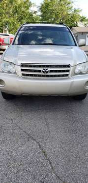 Toyota highlander - cars & trucks - by dealer - vehicle automotive... for sale in Cincinnati, OH
