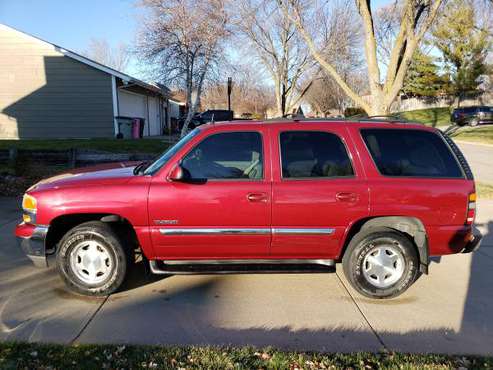 2004 GMC Yukon - cars & trucks - by owner - vehicle automotive sale for sale in Sioux City, IA