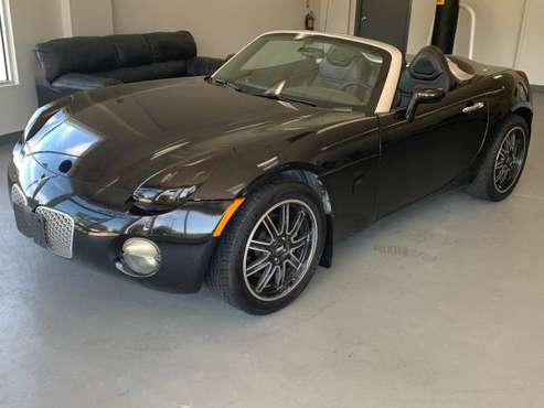 2006 Pontiac Solstice, 5 speed, leather, Warranty/Finance available for sale in Kenosha, WI