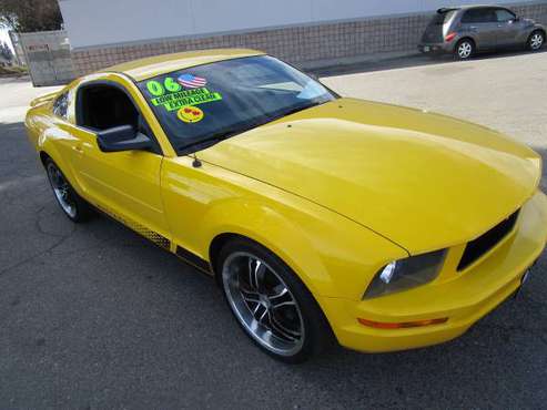 XXXXX 2006 Ford Mustang V6 Excellent Condition 130, 000 Original for sale in Fresno, CA