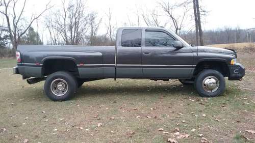 1997 Dodge dually 3500 SLT Laramie, extended cab for sale in Barnesville, MD