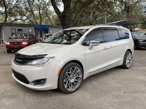 2017 Chrysler Pacifica Limited FWD - cars & trucks - by dealer -... for sale in Pensacola, FL