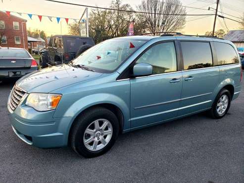 2010 CHRYSLER TOWN & COUNTRY TOURING *1-OWNER*⭐+FREE 6 MONTHS... for sale in Front Royal, VA