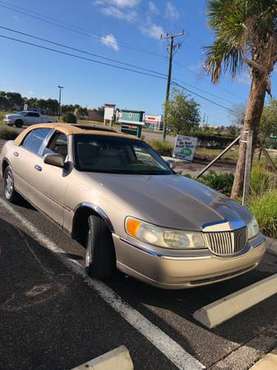 clean 2001 Lincoln town car for sale in Port Charlotte, FL