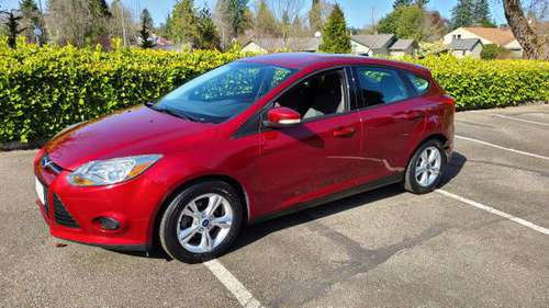 Nice 2013 ford focus SE hatchback - low miles one owner - cars & for sale in Tumwater, WA