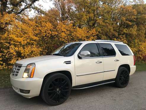 2007 Cadillac Escalade Luxury*New Tires*Navigation*DVD*CarFax* for sale in Fargo, ND