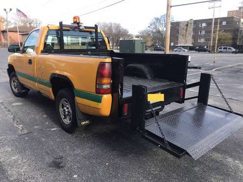 GMC truck Tommy lift gate, 92, 520 low miles - - by for sale in milwaukee, WI