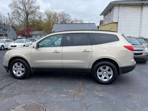 2010 CHEVY TRAVERSE LT DETAILED - - by dealer for sale in warren, OH