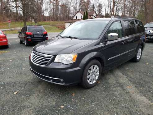 2011Chrysler Town and Country Touring L Florida Vehicle No Rust -... for sale in Wynantskill, NY
