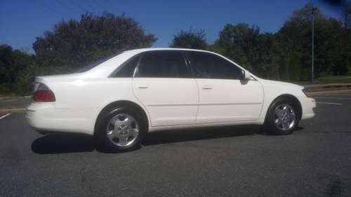 2004 Toyota Avalon XLS with 140,000 miles - cars & trucks - by owner... for sale in Charlotte, NC