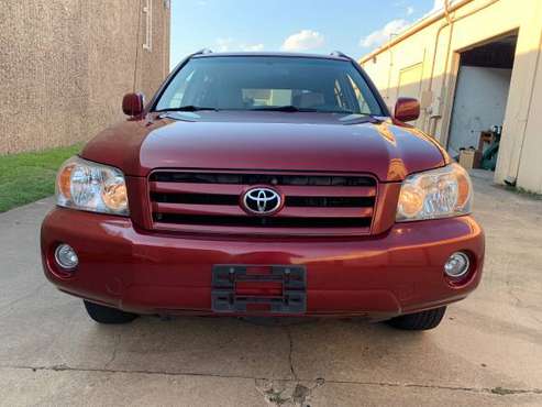 2005 Toyota Highlander 3seats 4x4 clean title for sale in Houston, TX