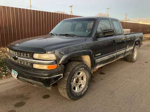 2000 Chevy 2500 6.0 4x4 - cars & trucks - by owner - vehicle... for sale in Saint Paul, MN