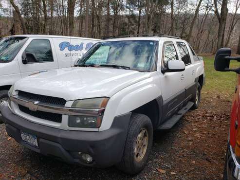 2004 Chevy Avalanche - cars & trucks - by owner - vehicle automotive... for sale in Bloomington, NY