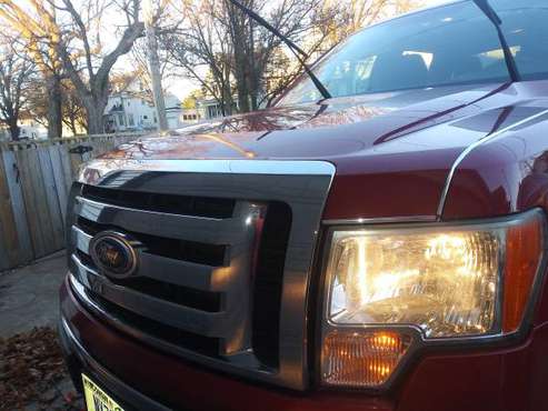 2010 Ford F150 XLT Crew w tonneau cover, winter cab, & bedslide -... for sale in Fond Du Lac, WI
