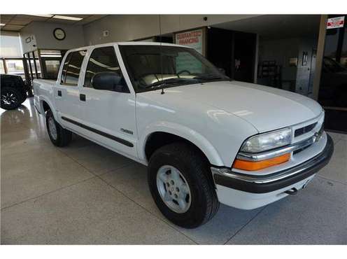 2001 Chevrolet Chevy S10 Crew Cab LS Short Bed WE CAN BEAT ANY RATE... for sale in Sacramento, NV