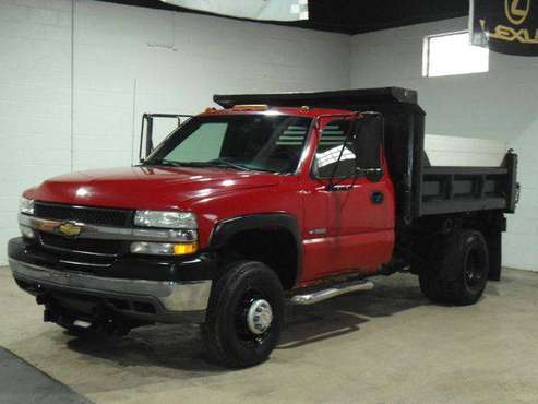 2001 CHEVROLET SILVERADO 3500 DUMP TRUCK - FINANCING AVAILABLE-Indoor for sale in PARMA, OH