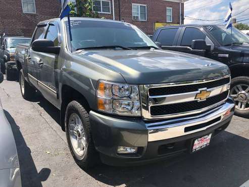 🚗* 2011 Chevrolet Silverado 1500 LT -Z-71-PACKAGE-4x4 4dr Crew Cab -... for sale in Milford, CT