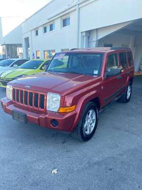 2006 JEEP COMMANDER!! 3RD ROW , FAMILY VEHICLE!! - cars & trucks -... for sale in Louisville, KY