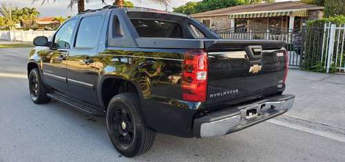Chevrolet avalanche - cars & trucks - by owner - vehicle automotive... for sale in Hialeah, FL