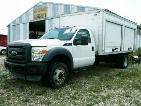 2013 F550 Ford Box Truck gas automatic PW air cruise Mechanics for sale in Memphis, KY