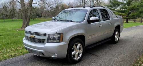 2011 Chevy AVALANCHE Price Reduced again it will be gone soon! for sale in Ann Arbor, MI